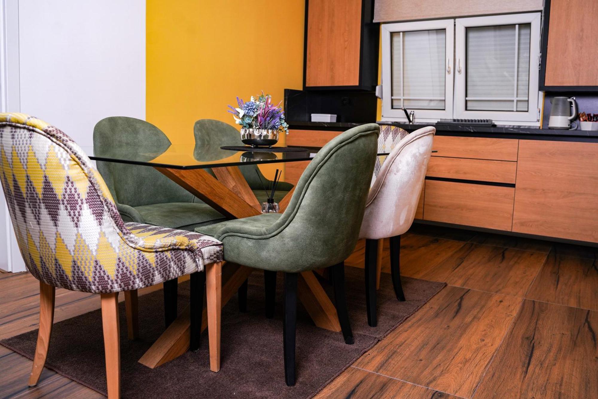 Ten Guest House Приштина Екстер'єр фото