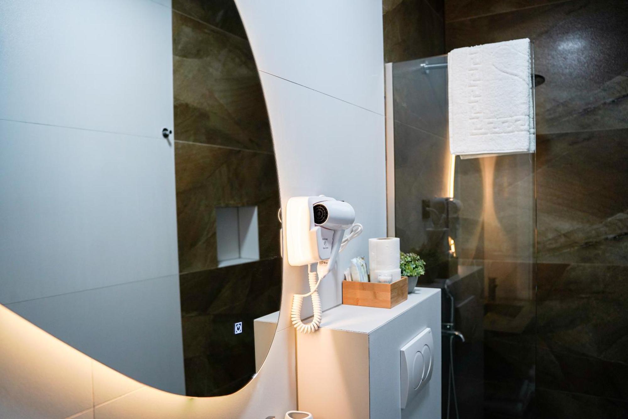 Ten Guest House Приштина Екстер'єр фото