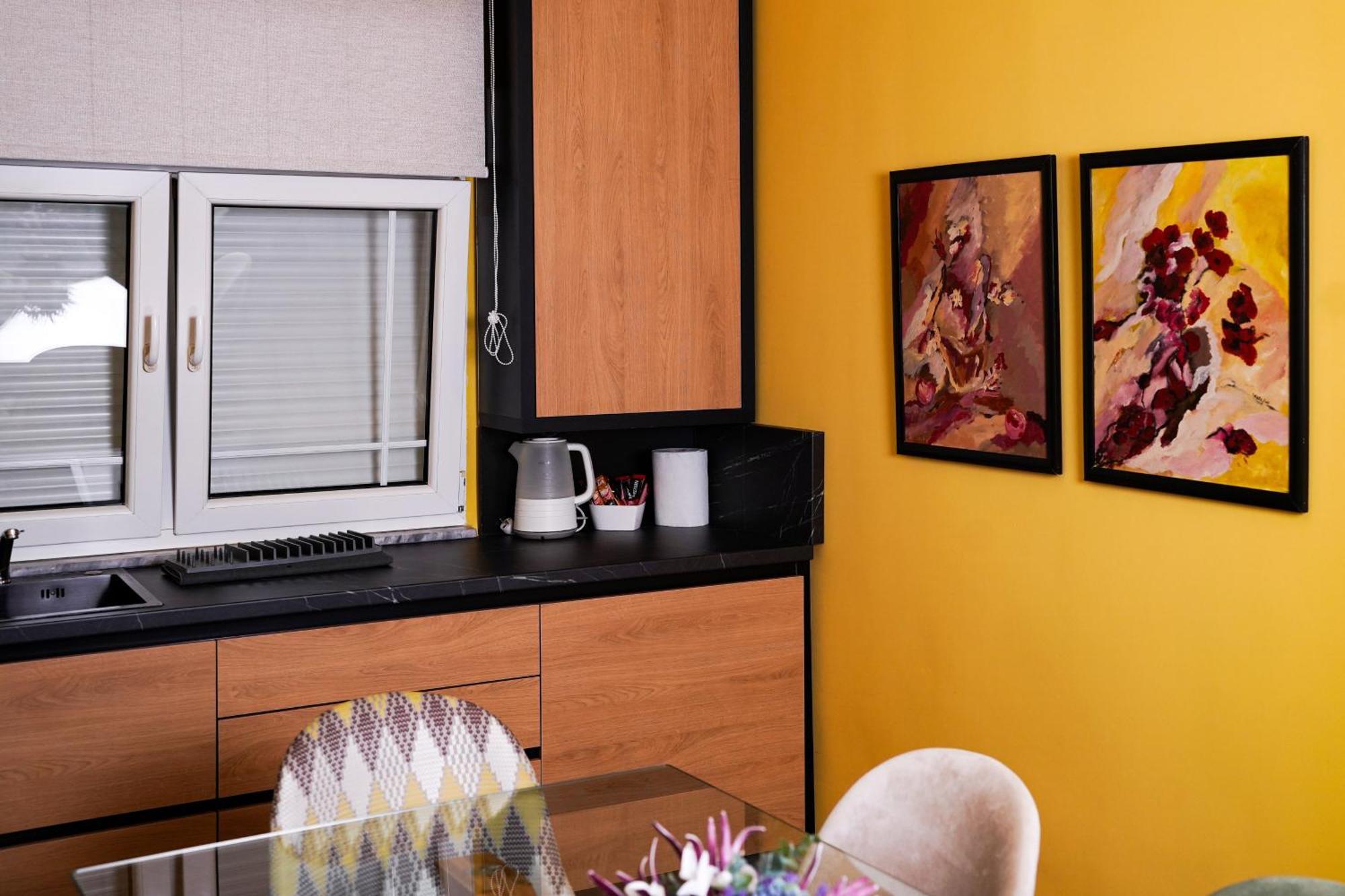 Ten Guest House Приштина Екстер'єр фото