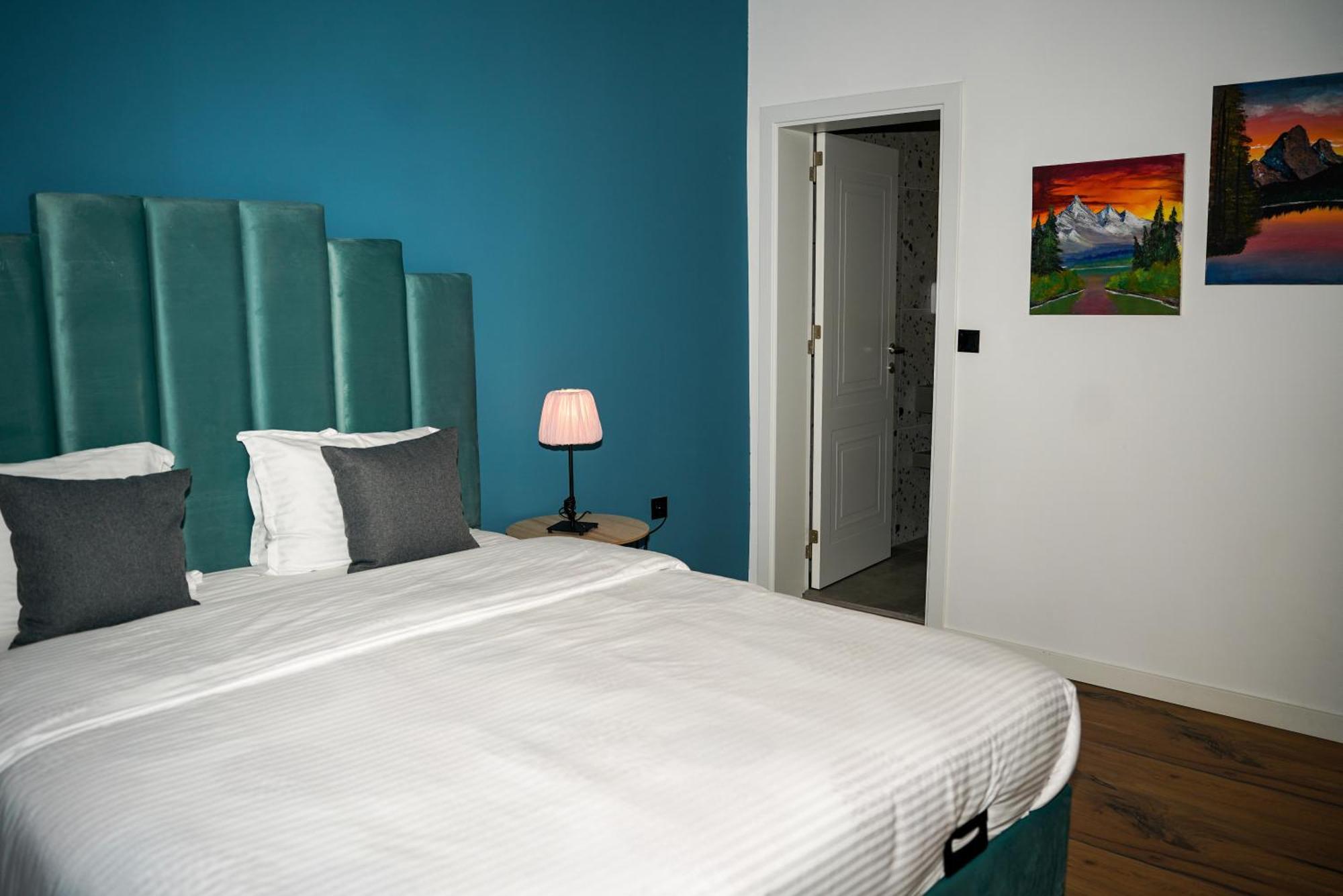 Ten Guest House Приштина Екстер'єр фото
